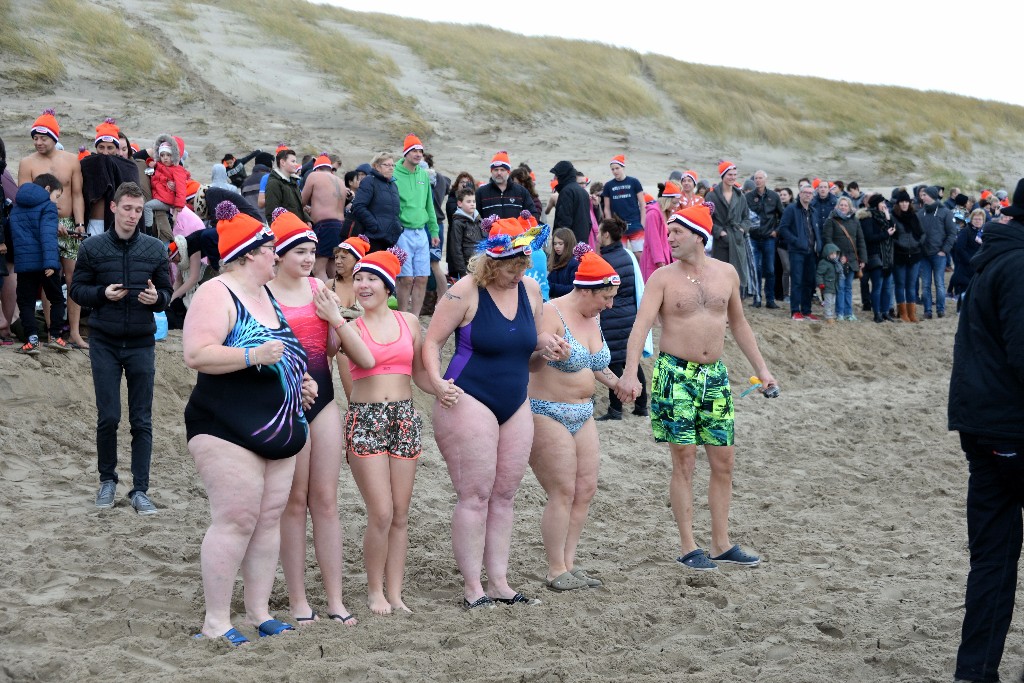 ../Images/Nieuwjaarsduik Nederzandt 2018 018.jpg